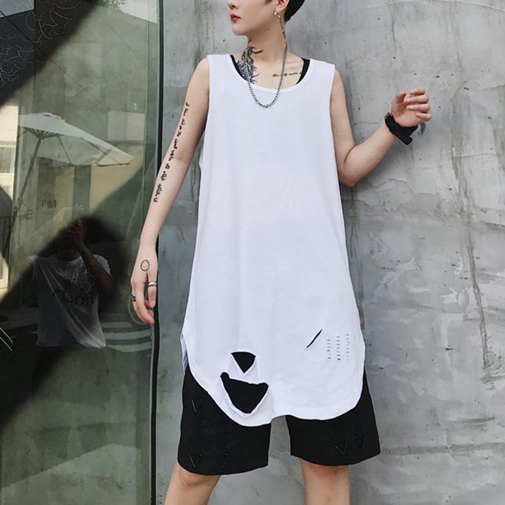 Summer Clothing Trends For Men 2026 - เสื้อกล้ามผู้ชายสีเข้มขาดๆ ระบายอากาศได้ดี แฟชั่นสตรีทแวร์ฤดูร้อน เสื้อกล้ามเต้นฮิปฮอป แนววัยรุ่น เสื้อผ้าผู้ชาย