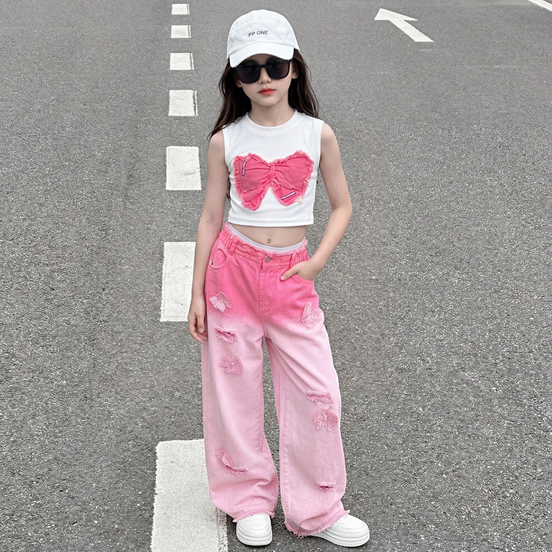 Summer Clothing Deals - ชุดเสื้อผ้าเด็กผู้หญิงวัยรุ่น ลดราคาสุดฮอต เสื้อครอปผูกโบว์+กางเกงยีนส์ขาบานลายผีเสื้อ 2 ชิ้น แฟชั่นไล่เฉดสี