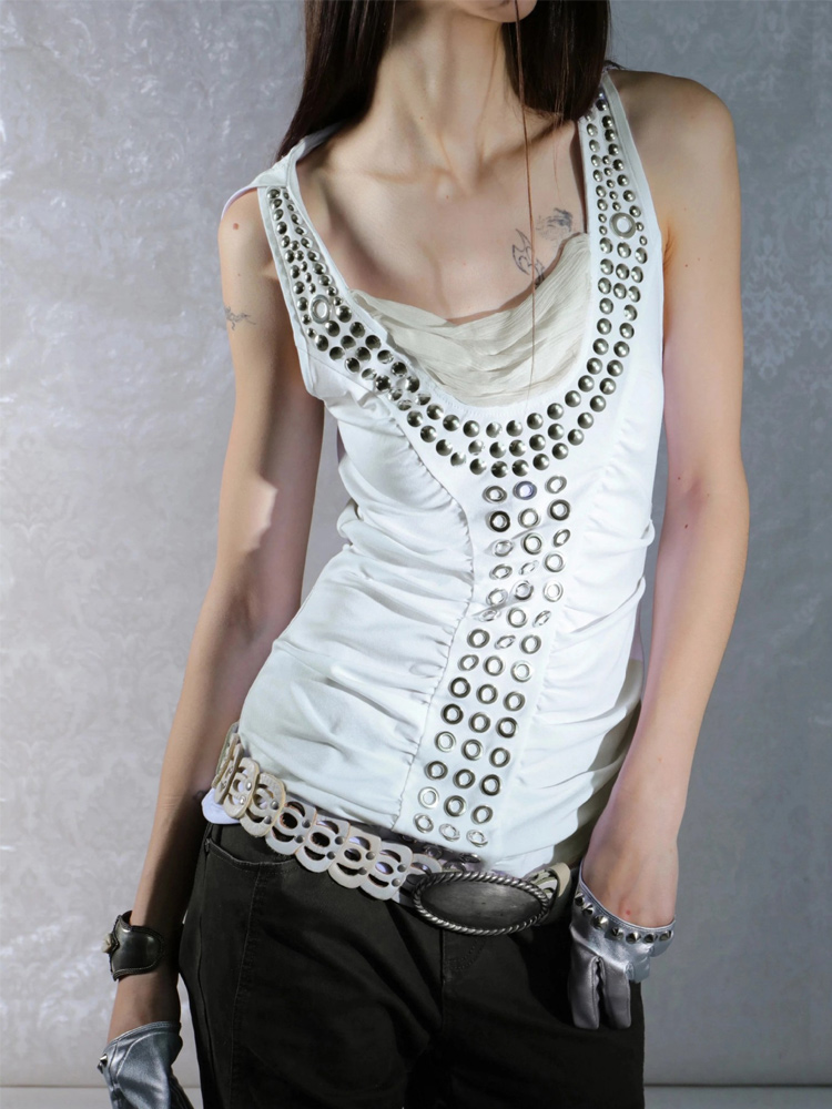 Summer Clothing Europe - ชุดแฟชั่นสาวฮอตสไตล์ Y2K สำหรับผู้หญิงในฤดูร้อน พร้อมตกแต่งด้วยห่วงโลหะ เสื้อฮู้ดทรงเข้ารูป เสื้อกั๊กคอวีแบบไม่มีแขน